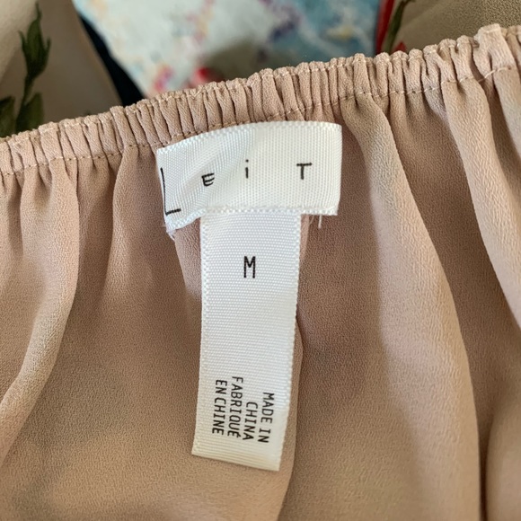 Leith Nordstrom NWT Floral Peplum Wrap Top Medium - Picture 7 of 8